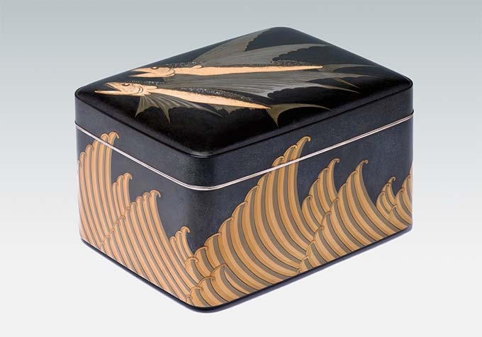 Hashimoto Sakai, Stationery Box with Waves and Flying Fish