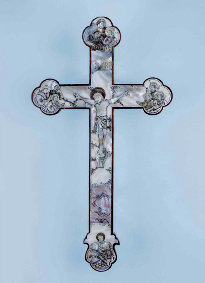 macau_cross.jpg Christian cross with apostles, macau