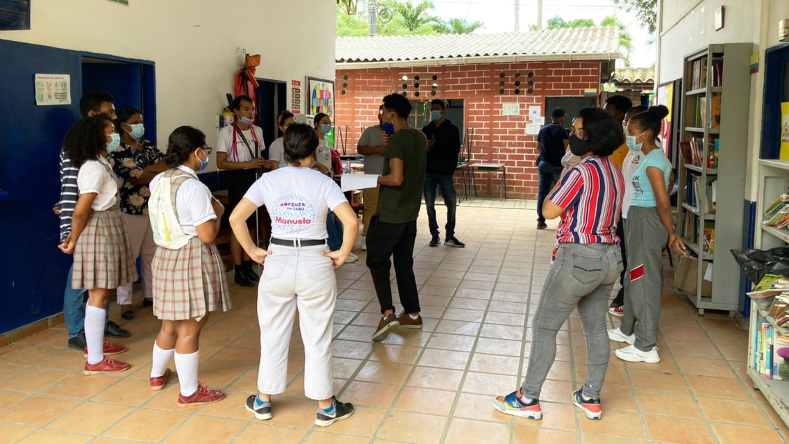 Participants in Jóvenes Sin Tabú gather for in-person education and workshops led by Manuela Novoa-Villada and a team of volunteers.