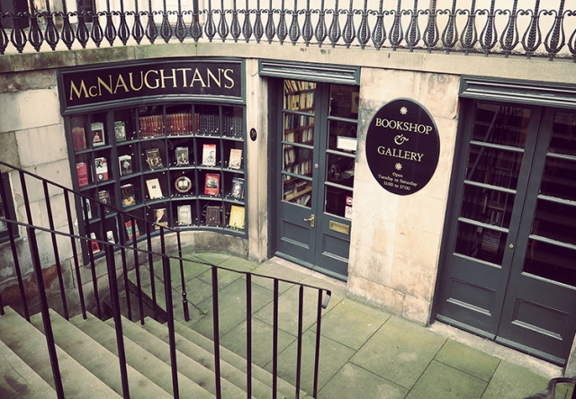 Photo of McNaughtan Bookshop in Scotland, UK