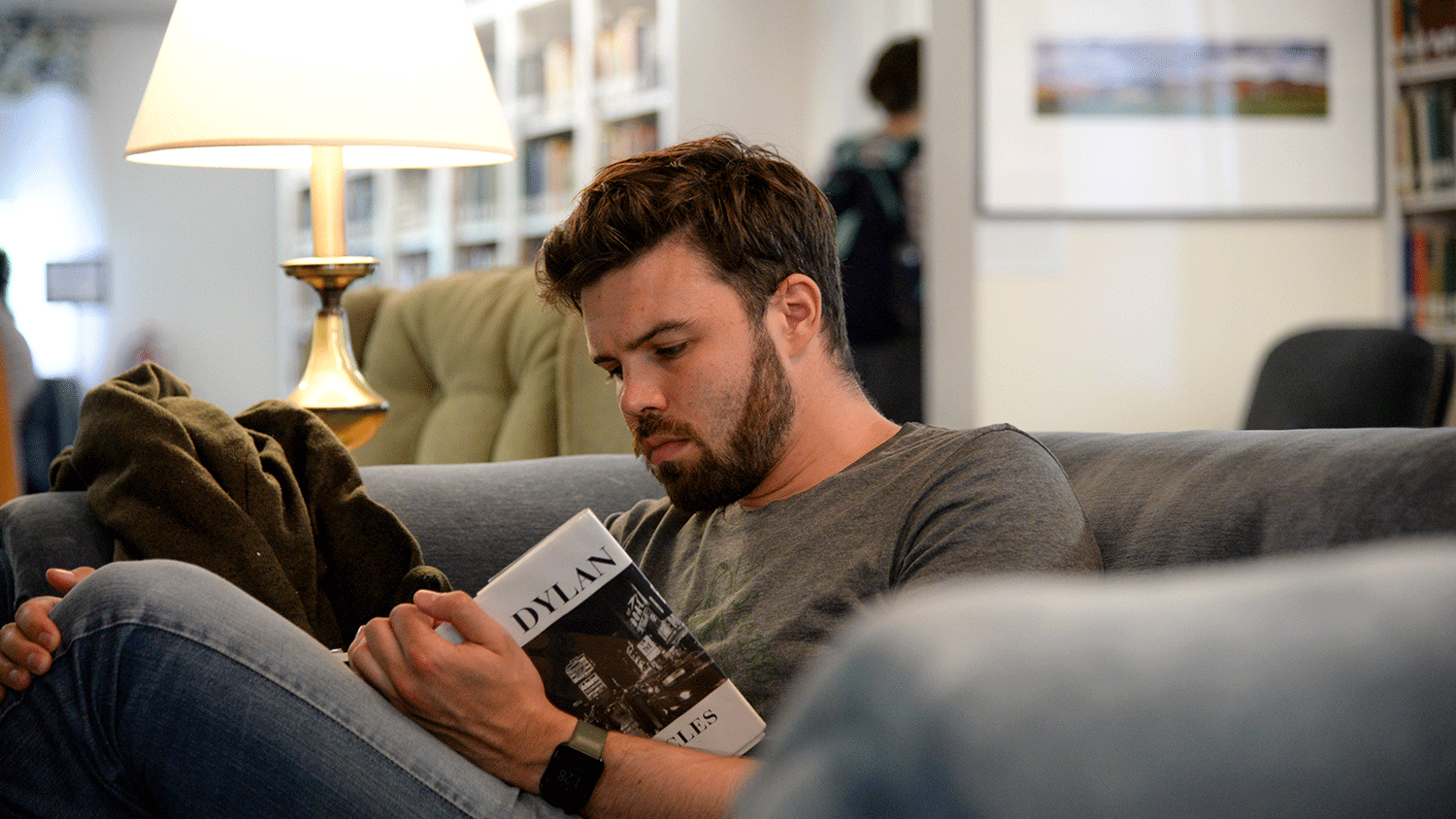 student reading in Bread Loaf library
