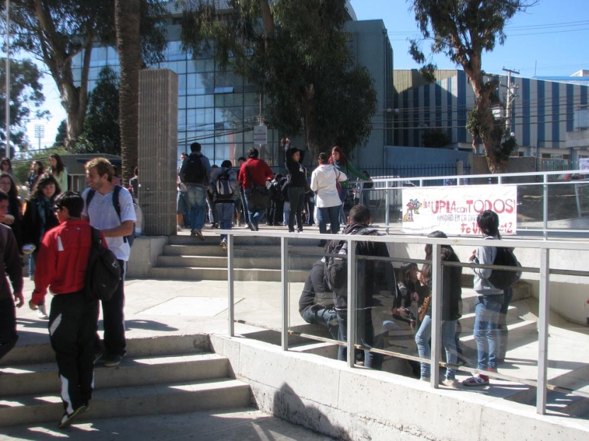 Students walking around campus on clear day