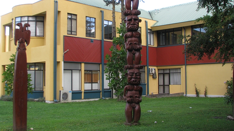Building on the grounds of campus at Temuco