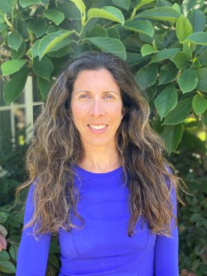 headshot of MAA Director nominee Lindsay Ritter Westin '99 in a dark blue long sleeve shirt