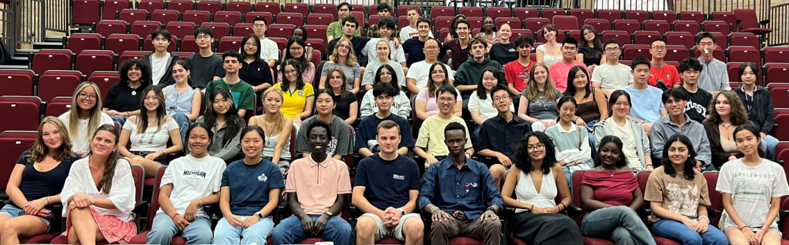 new international students group photo