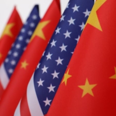 China and US flags