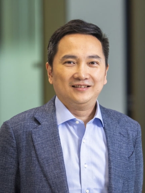 Profile of Xi-An “Andrew” Li ’99