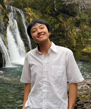 June Su smiling