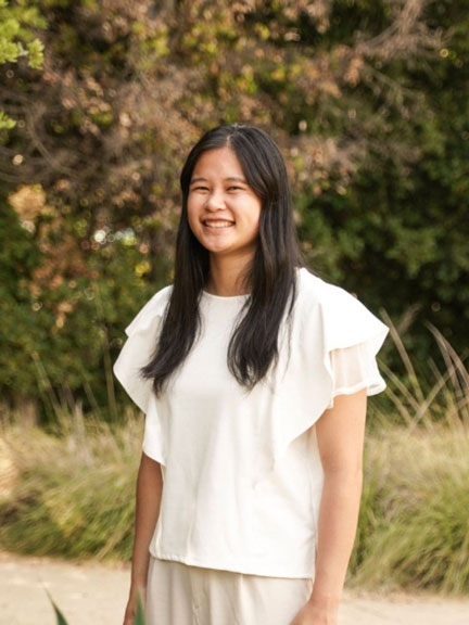 Headshot of Zoe Wang
