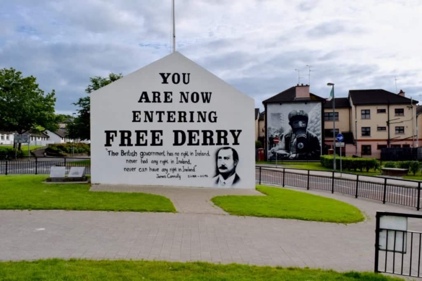 photo of sign in Derry, YOU ARE NOW ENTERING FREE DERRY