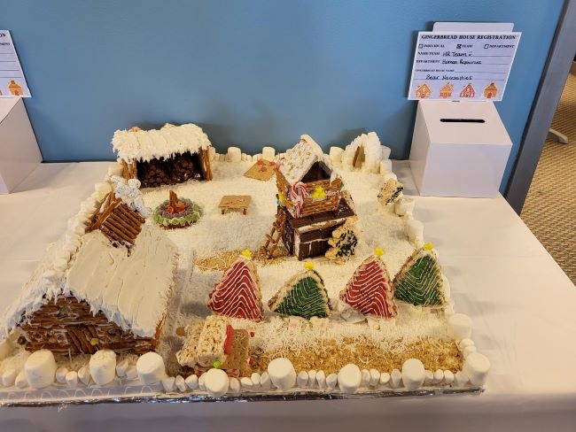 Gingerbread house Woodland Scene