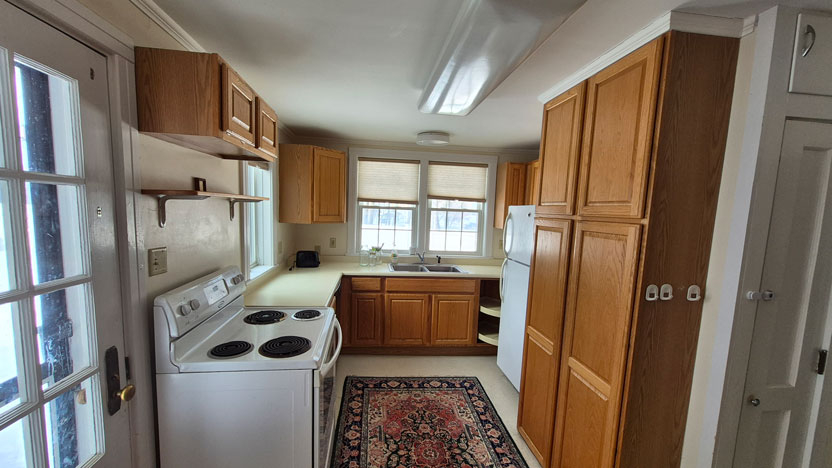 95 Main Street Apt 1 kitchen