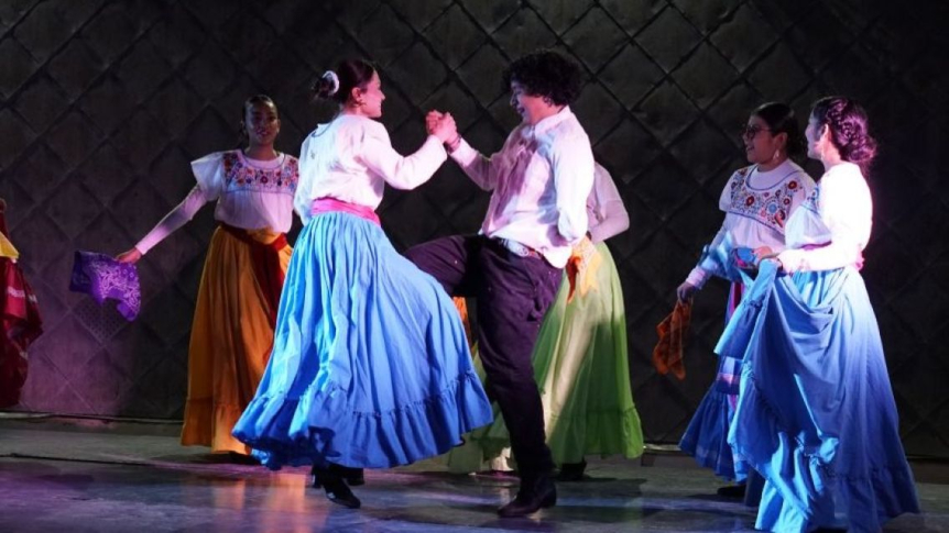 Dia de los Muertos dancers