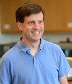 Profile photo of Noah Graham, professor of physics at Middlebury College