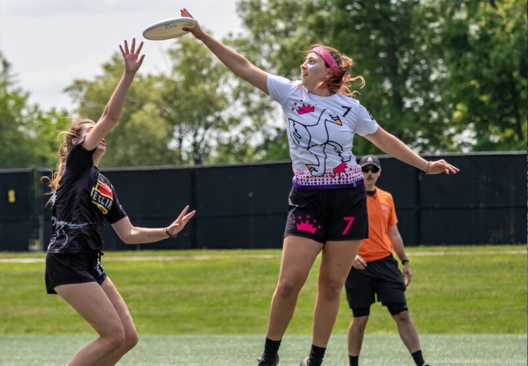 Middlebury Women’s Ultimate Frisbee team clutches the victory.
